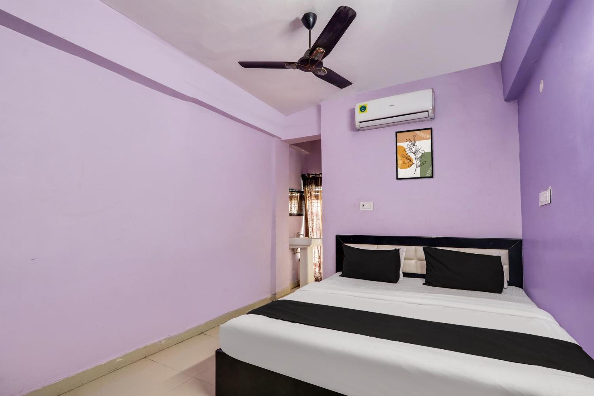 OYO 71906 Grand Hotel And Lodge Sangareddy Exterior foto
