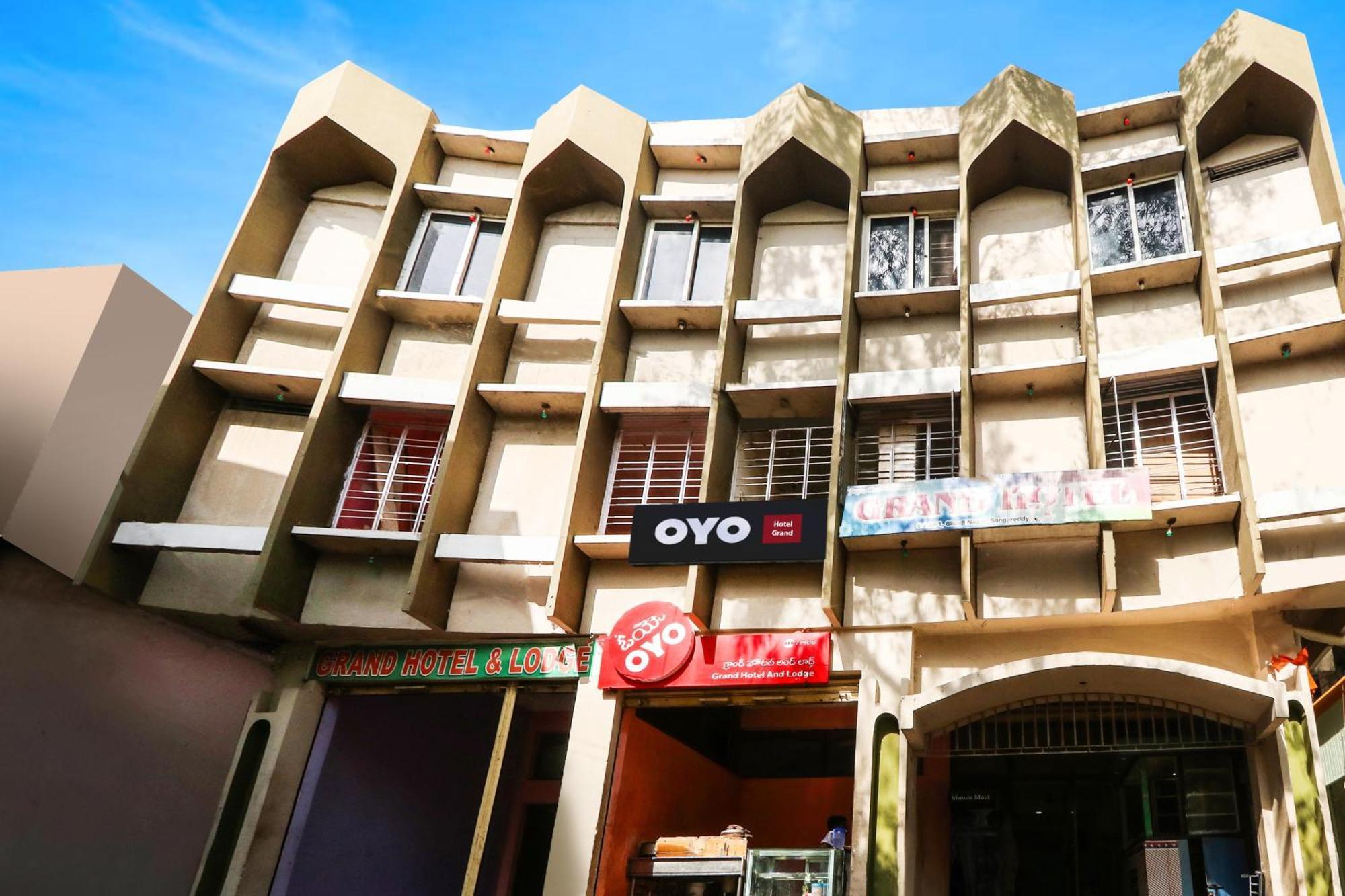OYO 71906 Grand Hotel And Lodge Sangareddy Exterior foto