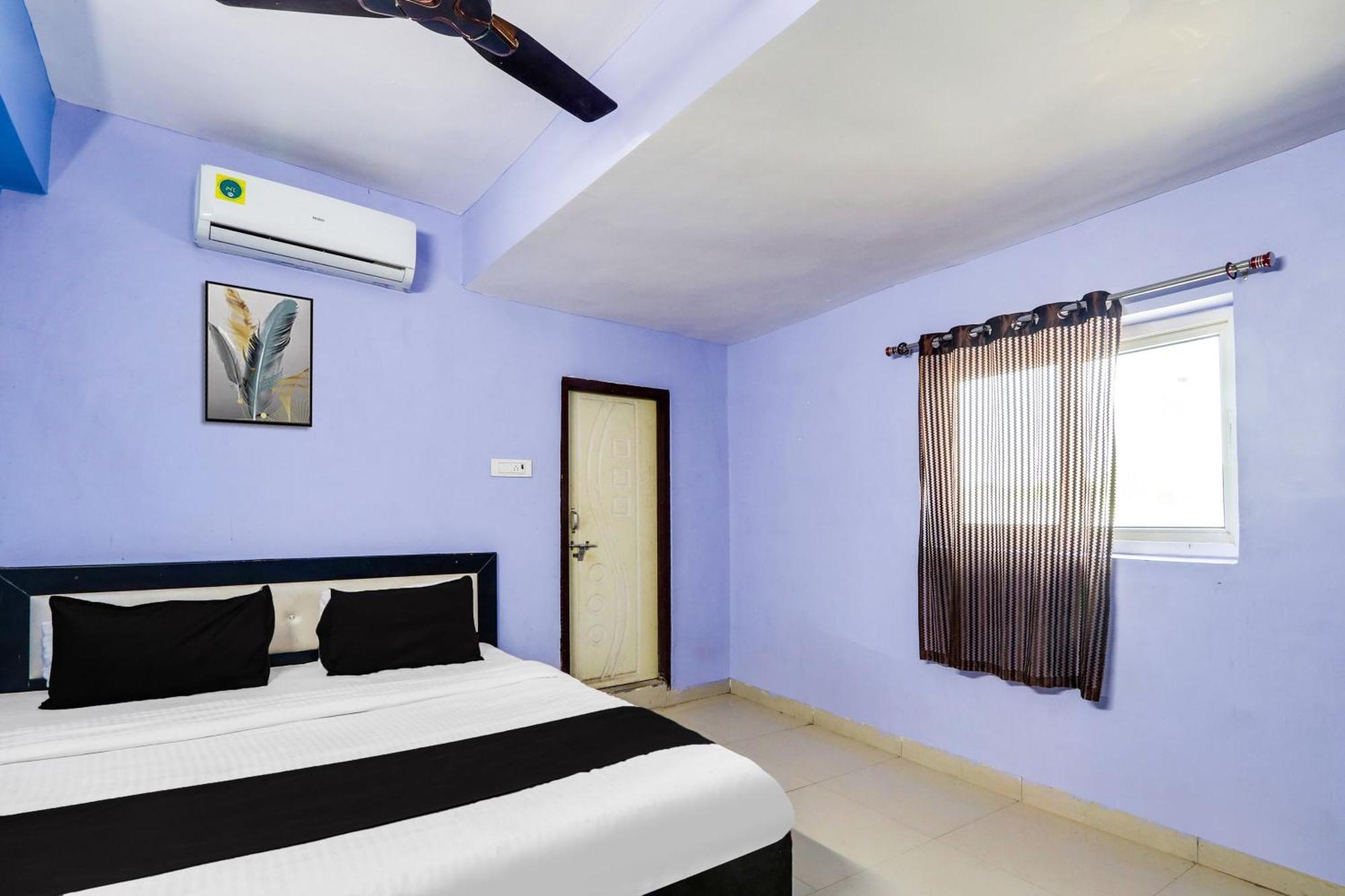 OYO 71906 Grand Hotel And Lodge Sangareddy Exterior foto