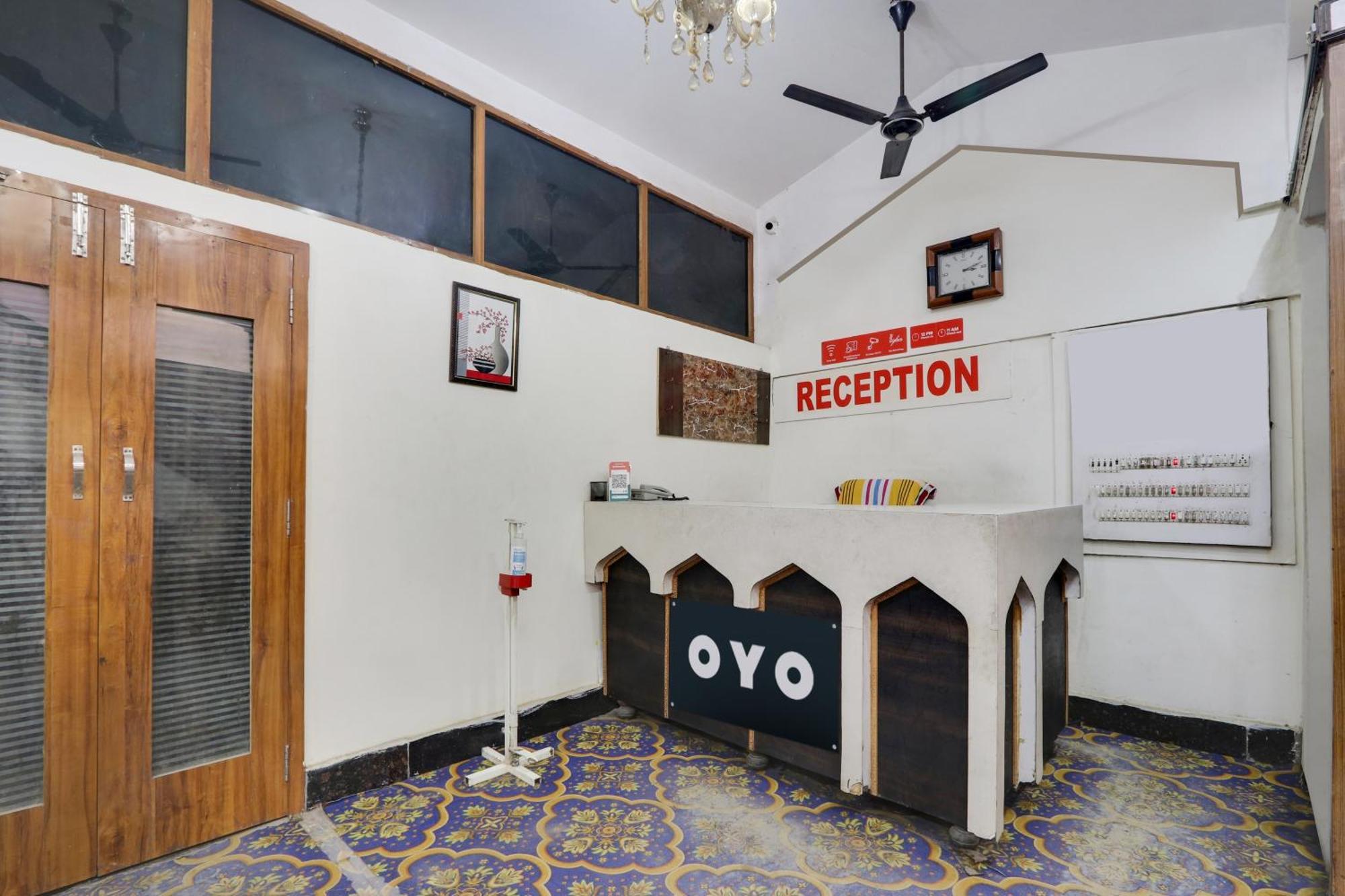 OYO 71906 Grand Hotel And Lodge Sangareddy Exterior foto